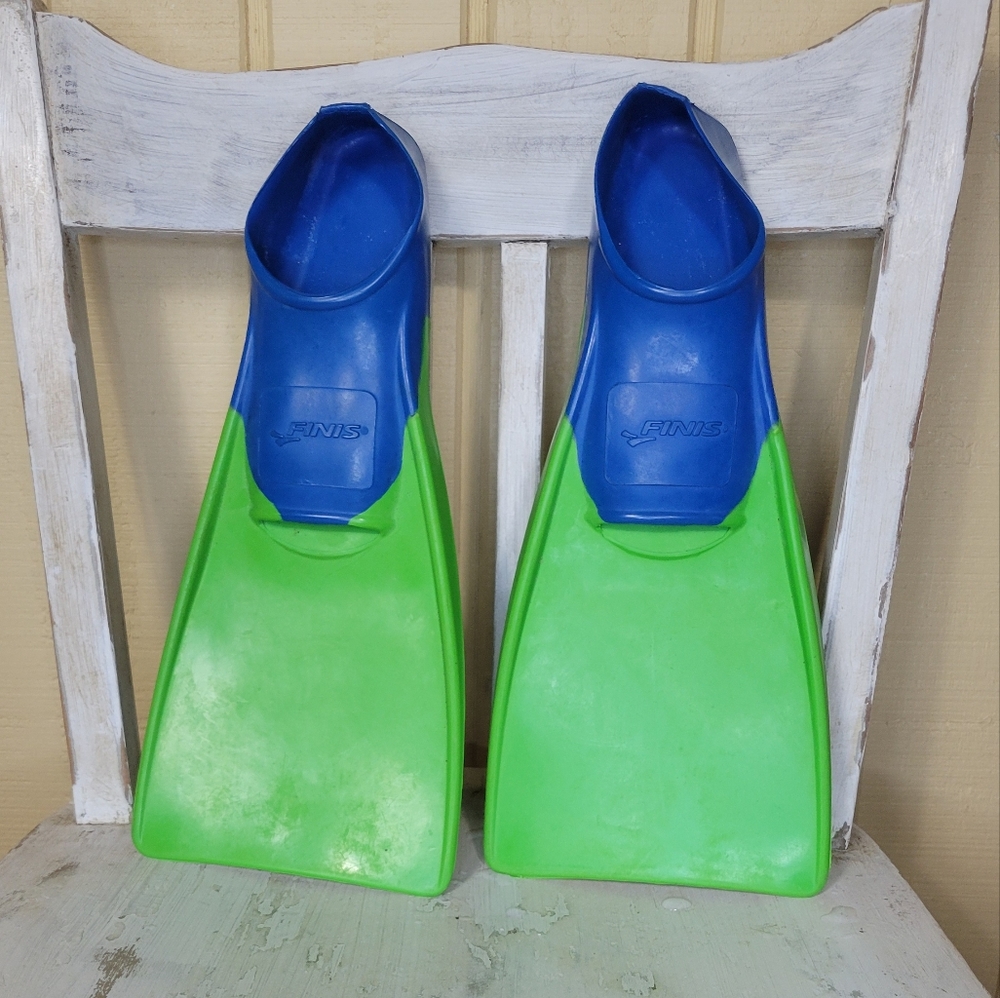 Finis fin size Junior 8-11  Color: Green/Blue